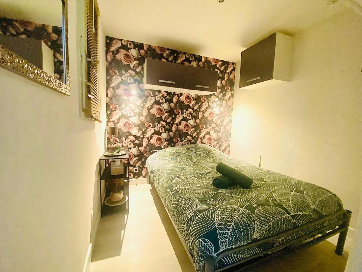Appartement Proche Mer Avec Piscine Et Parking フルーリー エクステリア 写真