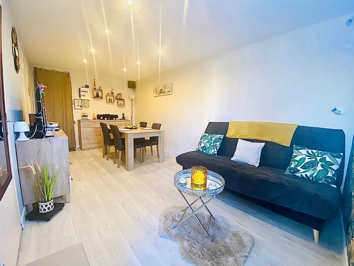 Appartement Proche Mer Avec Piscine Et Parking フルーリー エクステリア 写真