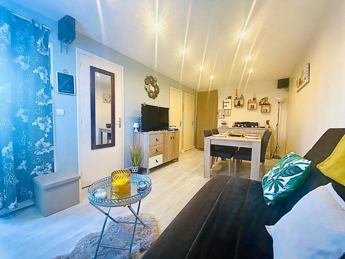 Appartement Proche Mer Avec Piscine Et Parking フルーリー エクステリア 写真